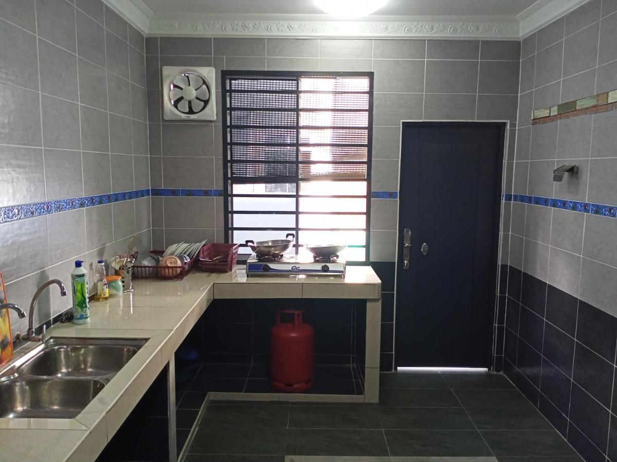 Holiday Home Bagan Lalang 5 Aircon Kampong Bagan Lalang Exterior foto