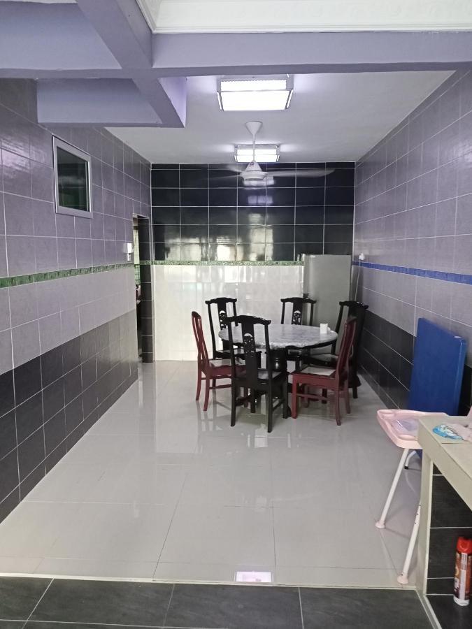 Holiday Home Bagan Lalang 5 Aircon Kampong Bagan Lalang Exterior foto