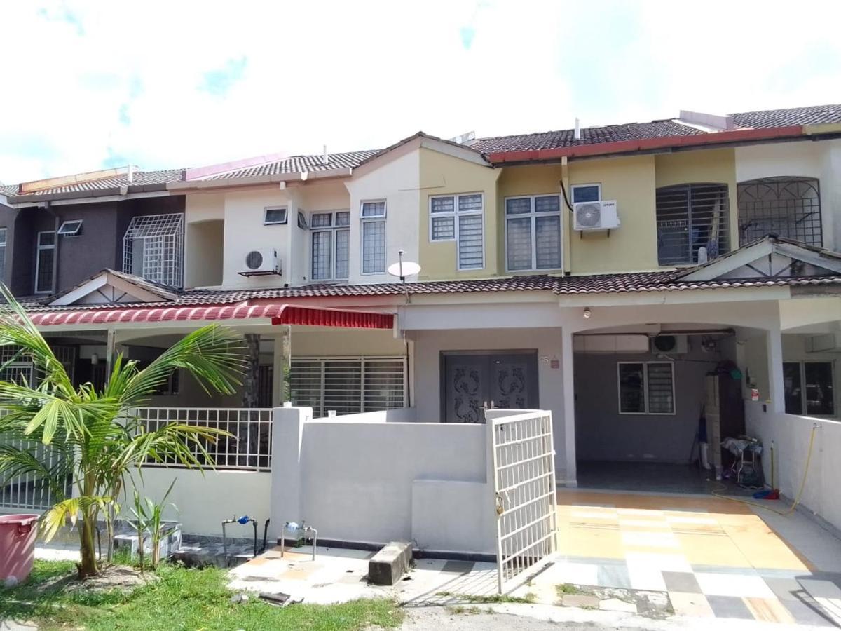 Holiday Home Bagan Lalang 5 Aircon Kampong Bagan Lalang Exterior foto